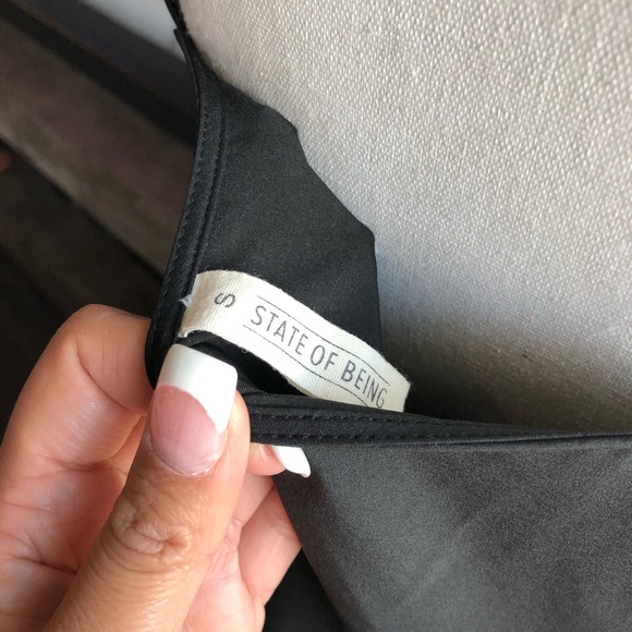 State is being dress - Picture 5 of 6